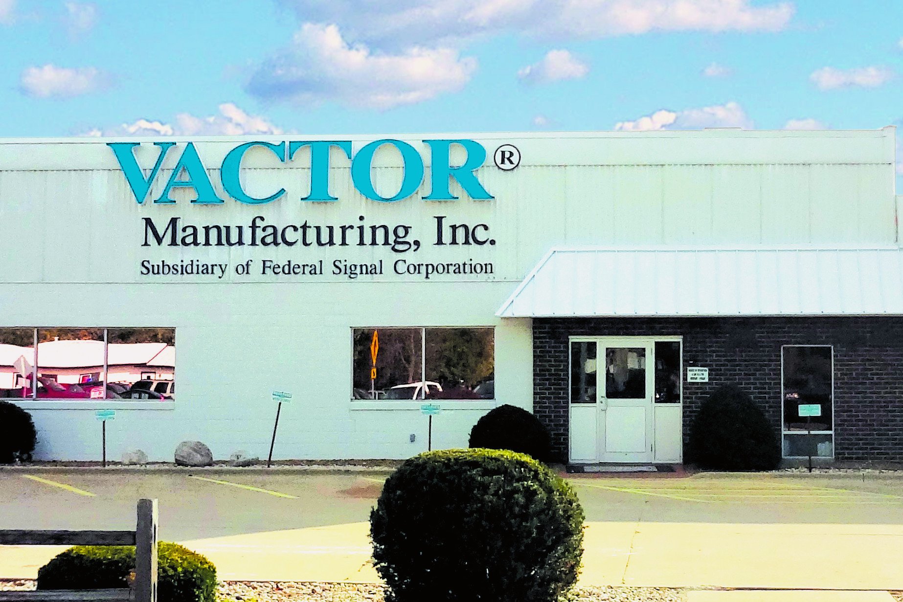 FEDERAL SIGNAL ANNOUNCES PLANS TO EXPAND ILLINOIS MANUFACTURING FACILITIES